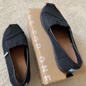 Girls black slip on sparkle shoe - Toms